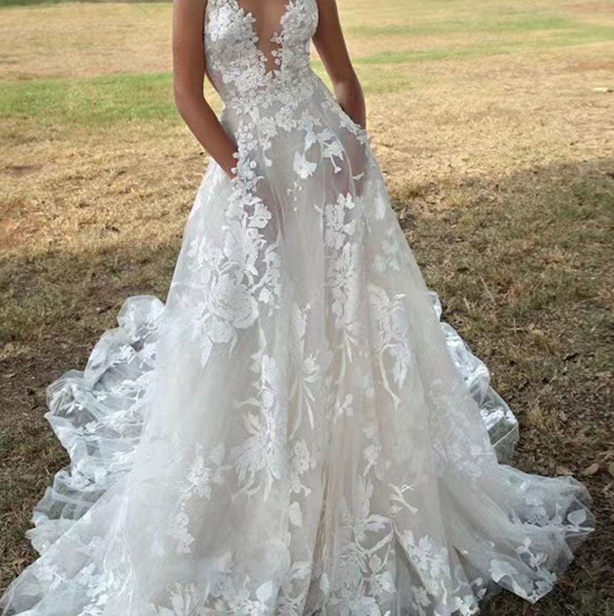 Summer 2025 European and American Women's S Fashion Fluffy Lace Bridal Dress Sexy White Lace Bridesmaid Dress fashion New Designer Dress