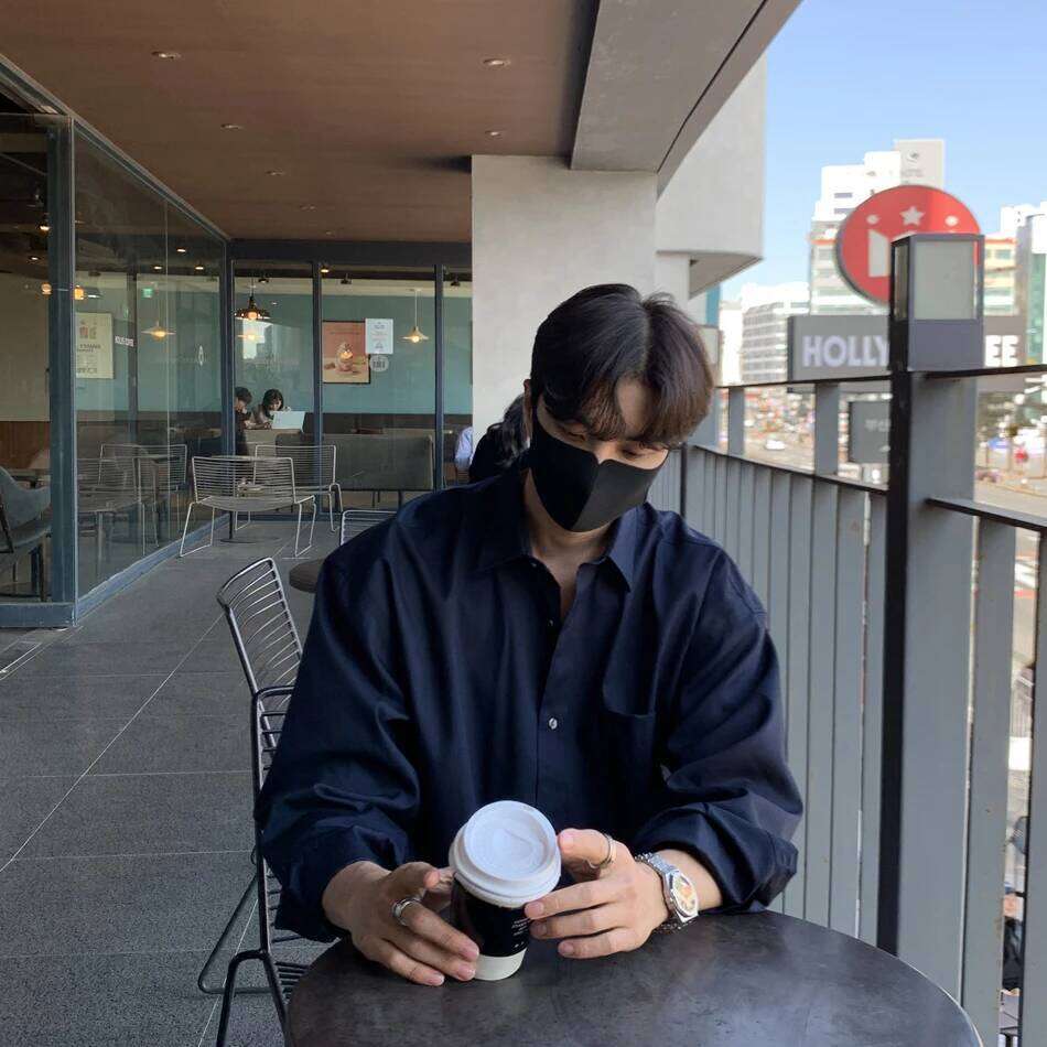 Unisex Loose Blue Shirt, Casual Solid Color Long-Sleeved Top,Men's Japanese/Korean Style Outdoor Camping Thin Coat Oversized