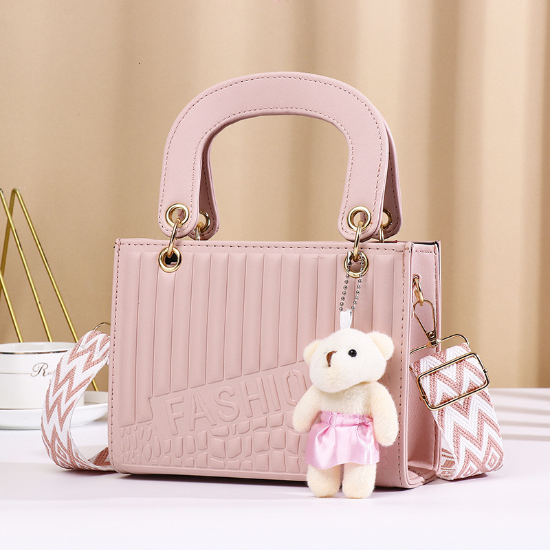 New Fashion High-End Handbag for Women, Quilted Embroidery Small with Bear Pendant, Single Shoulder Crossbody Square Bag