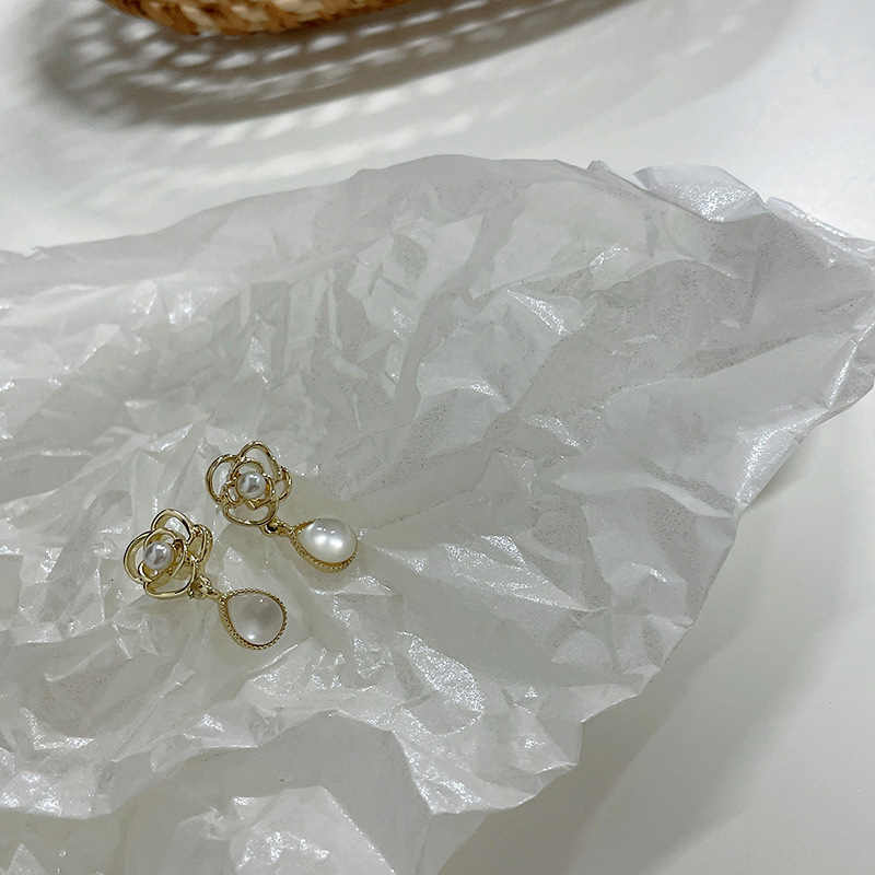 Vintage French Court Style High-end Women's Earrings Free Shipping Designer Luxury Cat Eye Stone Hollow Rose Water Droplet S925 Silver Needle Ear