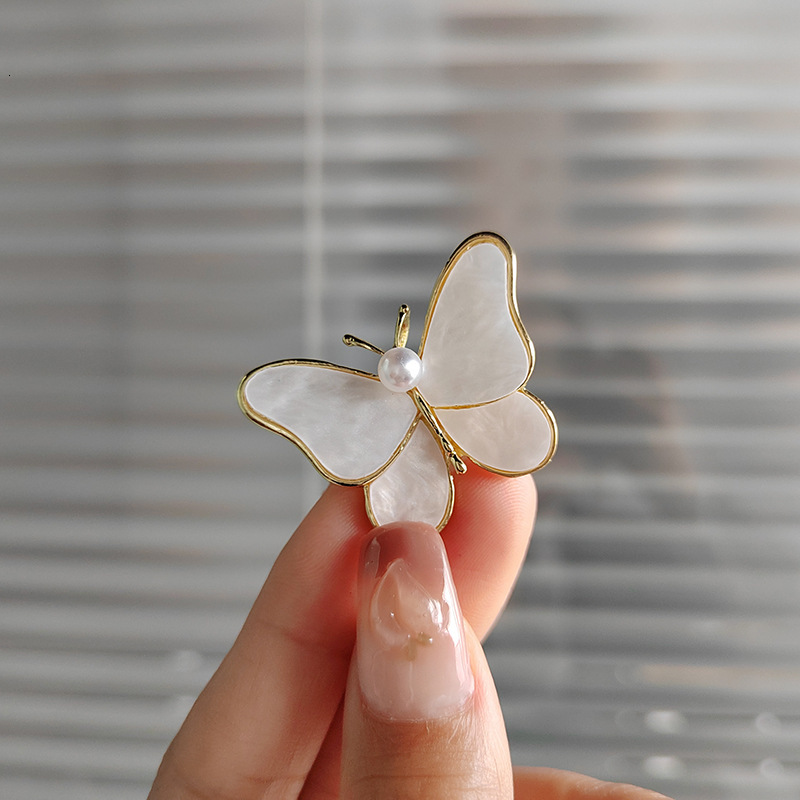 Beimu Butterfly Brooch Free Shipping Designer Luxury Women's High End Niche Pearl Pin Chest Flower Clothing Sweater Accessories