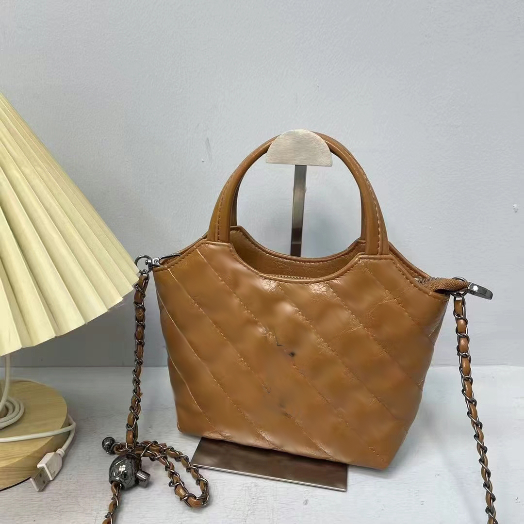 Designer bucket bag Designer bag top Luxury Bag makeup bag Cosmetic Bags Shoulder bag Box Bag bags chain Evening Bag letter decoration Handbag bags