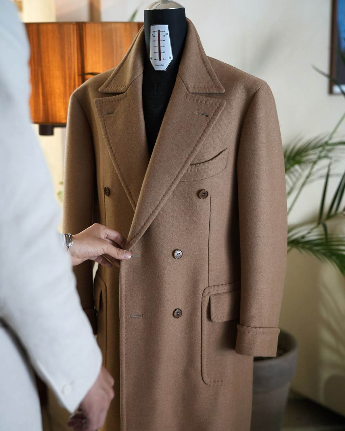 Vintage England Style Men's Overcoat Thick Peaked Lapel Double Breasted Casual Winter Warm Coat Customized