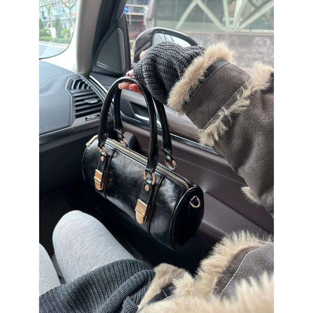 Designer Bag Tote bag Shoulder Bag Boston Handbag For Women New Trendy Niche Designer Black Commuter Crossbody Cylinder