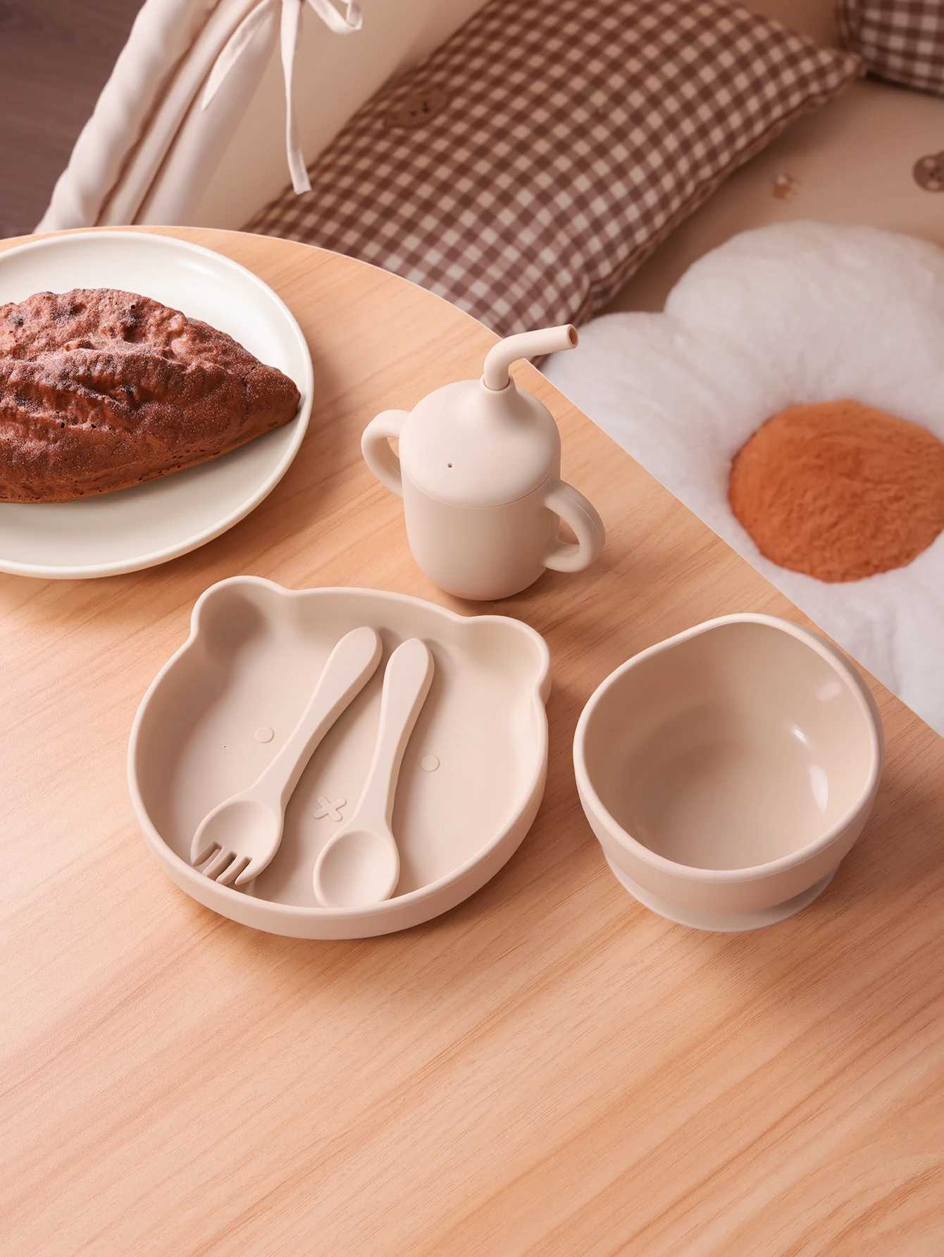 5PCS Customized Name Cartoon Silicone Baby Feeding Set Suction Dishes Plate Bowl BPA Free Sippy Cup Spoon Fork Baby Supplies X250806