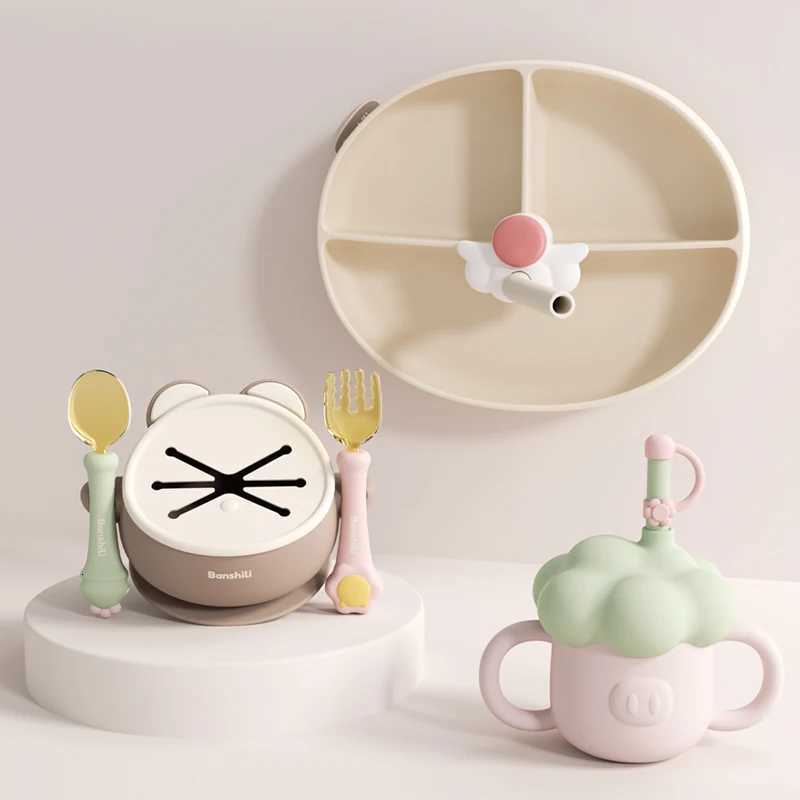 2024 New Design Kids Cutlery Set Spoon Fork Plate Bib Baby Feeding Nursing Silicone Baby Suction Bowl X250806