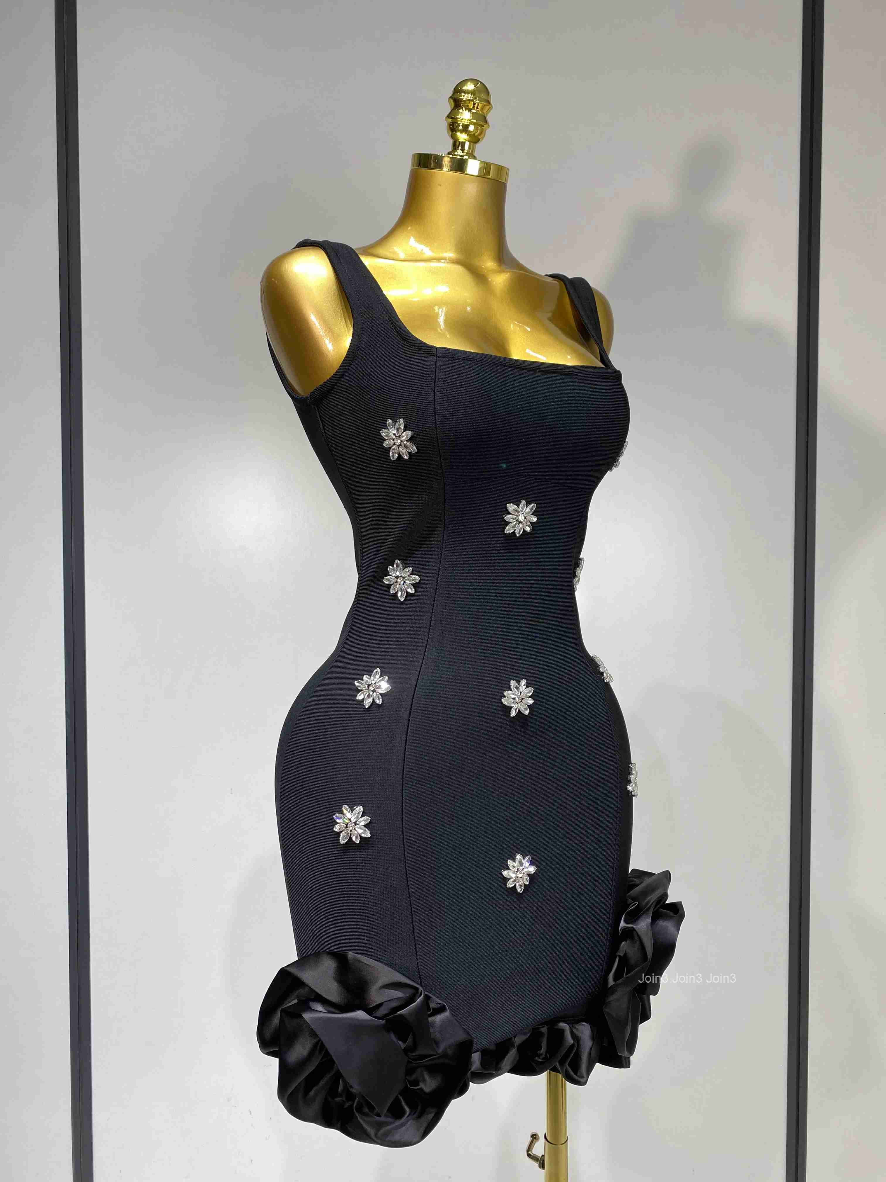 Women Sexy Sleeveless Square Collar Crystal Bodycon Mini Bandage Dress Celebrate Evening Party Elegant Luxury Birthday Dress