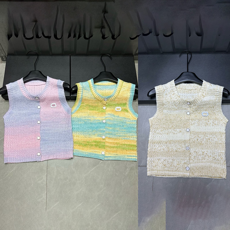 Designer Women Casual Tank Tops Colorful Gradient Sleeveless Buttons Vests Summer Travel Stylish Style Vintage Cropped Knitted Tanks