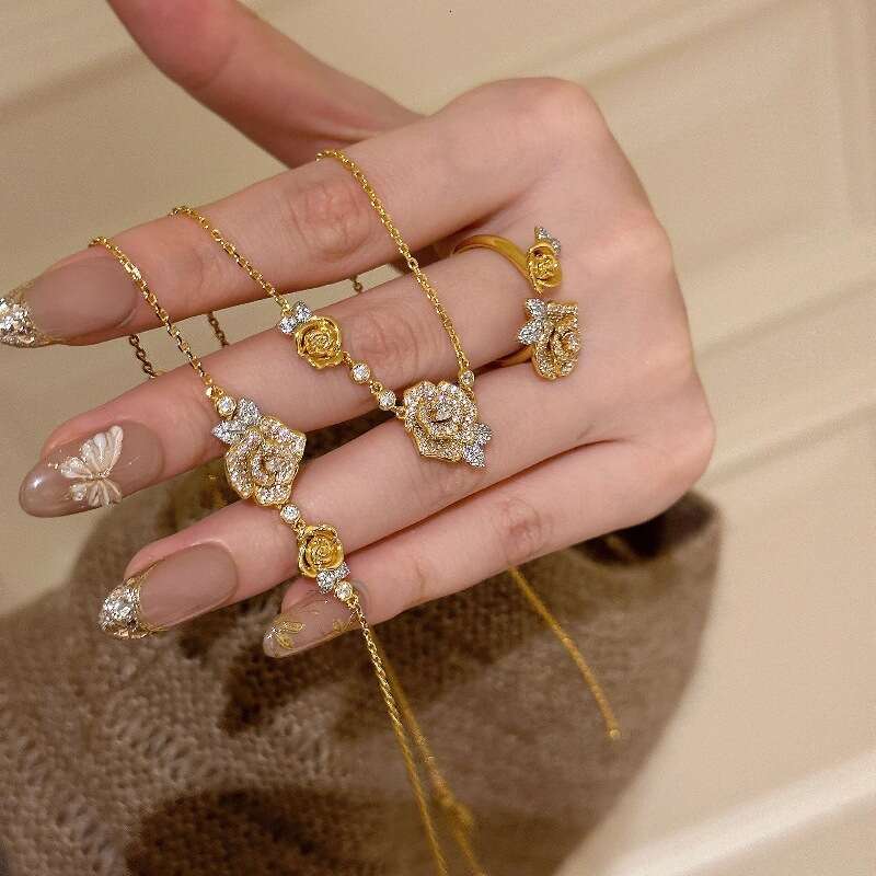 High-End Dia-Studded Pink Dia Twin Rose Necklace Bracelet Ring Socialite Design Luxurious Jewelry Set