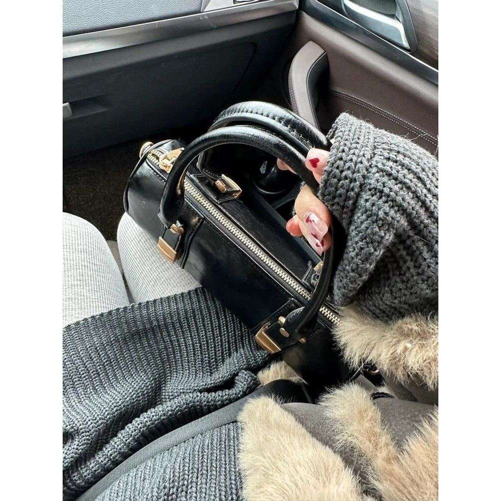 Designer Bag Tote bag Shoulder Bag Boston Handbag For Women New Trendy Niche Designer Black Commuter Crossbody Cylinder