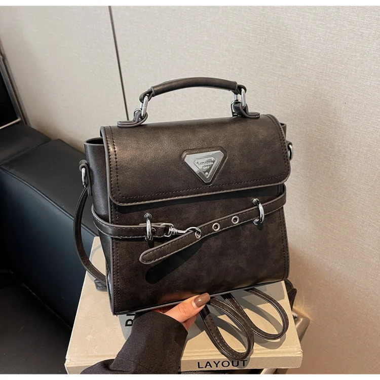 Premium Texture Handbag 2025 Premium Texture Handbag Fashionable Shoulder Messenger Bag in Kelly Design Niche Retro Aesthetic 250806