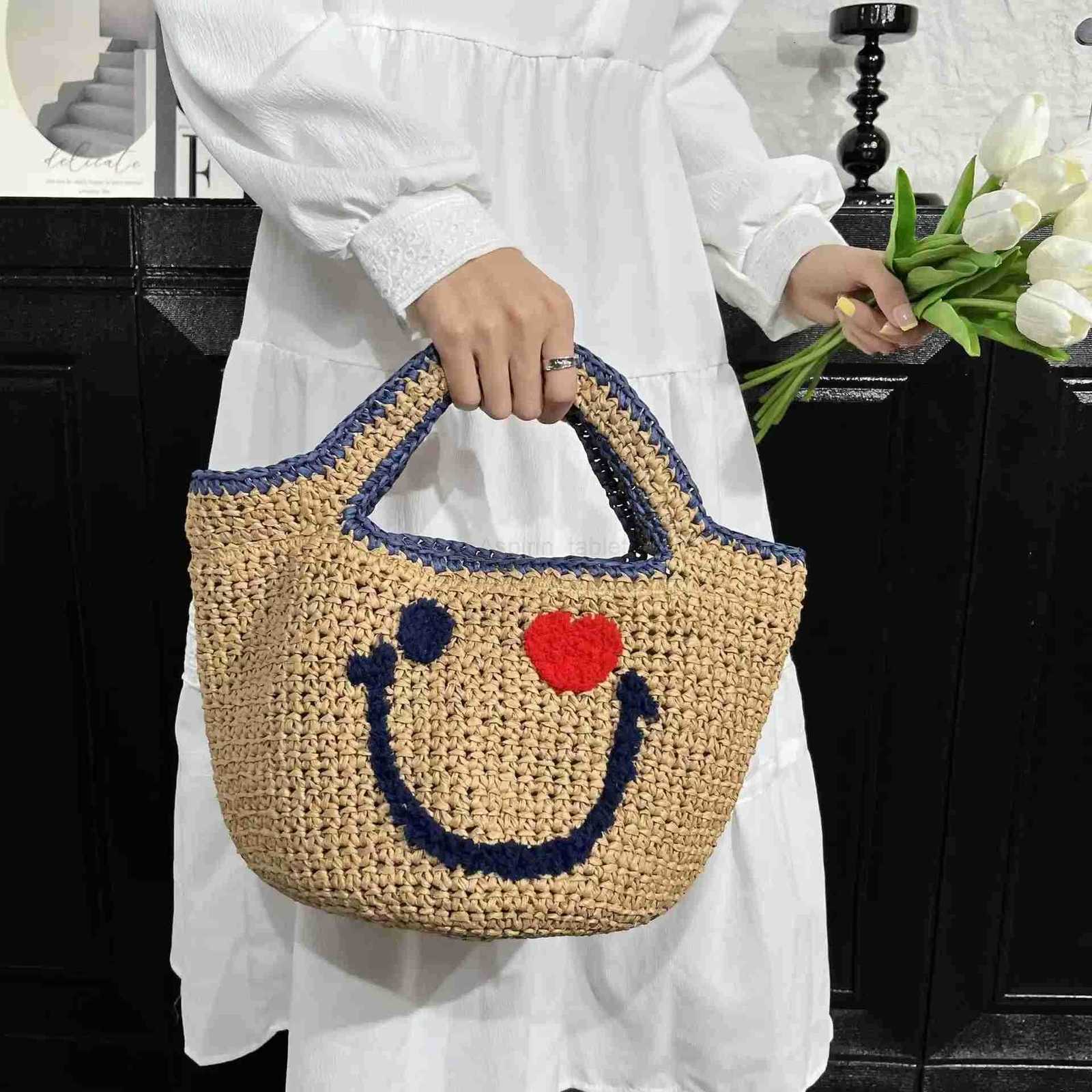 New Arrival Straw Woven Handbag Cute Smiling Face Bucket Knitted Bag Summer Beach Top-Handle Totes Ladies Travel Shopping Purse M250806