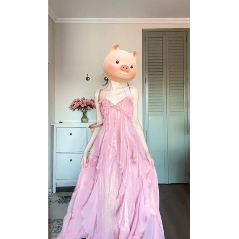 Summer plus size 2025, stunning fashion vacation style camisole dress suitable for women's slim fit backless look, slightly chubby new designer