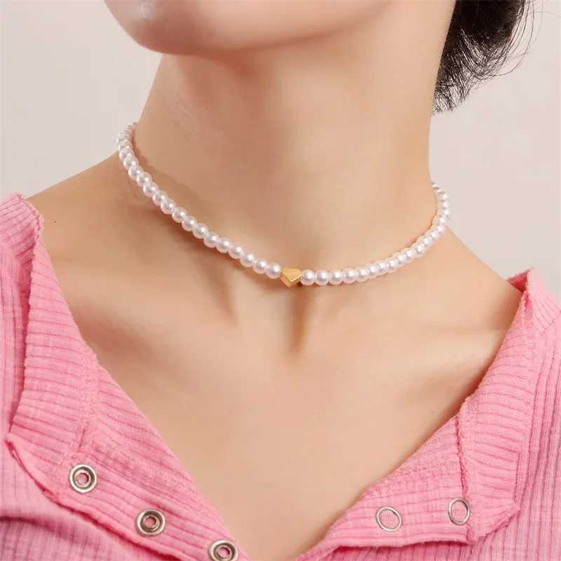 Imitation Pearl White Heart Necklace Pendant Shell Necklace for Women men Charm Link Classical Clavicle Jewelry 2025 Gift Y250805