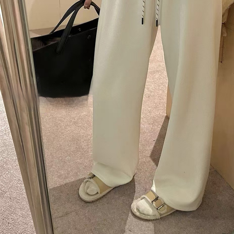 Xinyu Yiqu Autumn Collection Camellia Velvet Fashionable Women's Pants Suitable for N Types of Outfit Formulas 25632