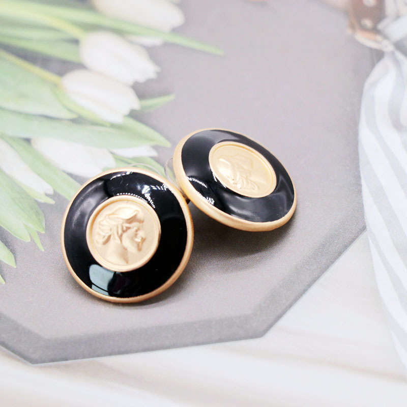 Designer Earring 18K Gold Plated Round Enamel Figure Stud Earring Vintage Retro High-end Jewelry wholesales drop shipping