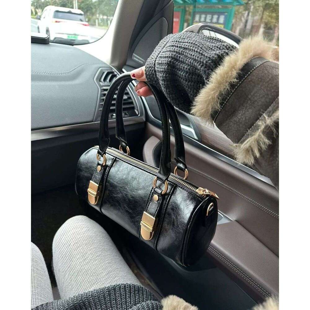 Designer Bag Tote bag Shoulder Bag Boston Handbag For Women New Trendy Niche Designer Black Commuter Crossbody Cylinder