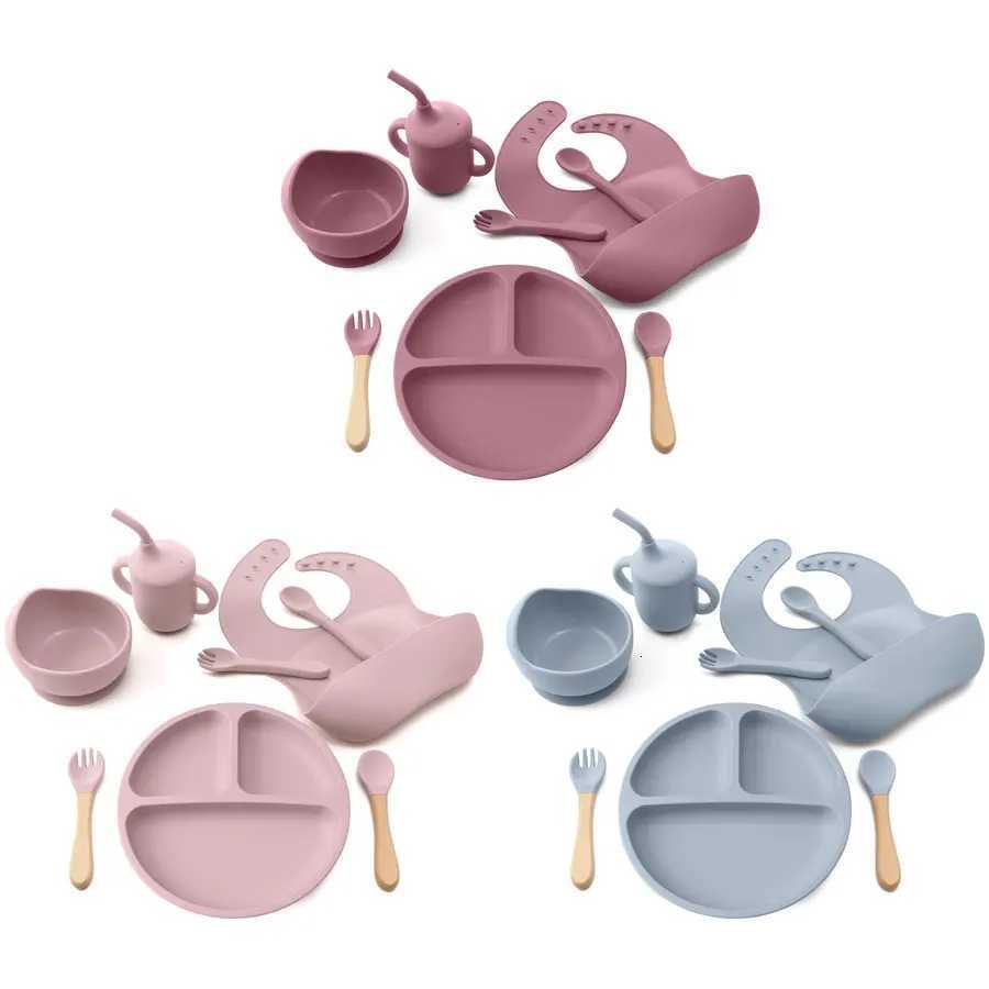8PCS/Set BPA Free Silicone Baby Feeding Set Sucker Bowl Dishes Plate Straw Cup Spoon Forks Baby Bib For Childrens Tableware X250806