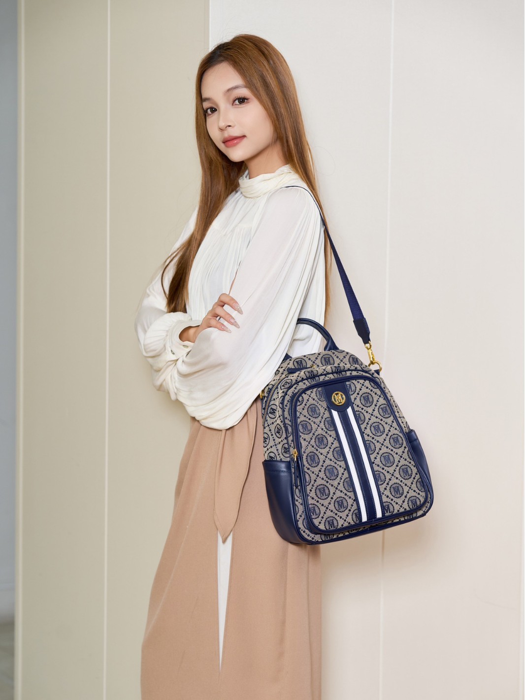 2025 MENG LI SHA New Trendy And Niche Two Shoulder Commuting Backpack With High - End Feel It's Stylish Casual Has A Large Capacity Is Designed F