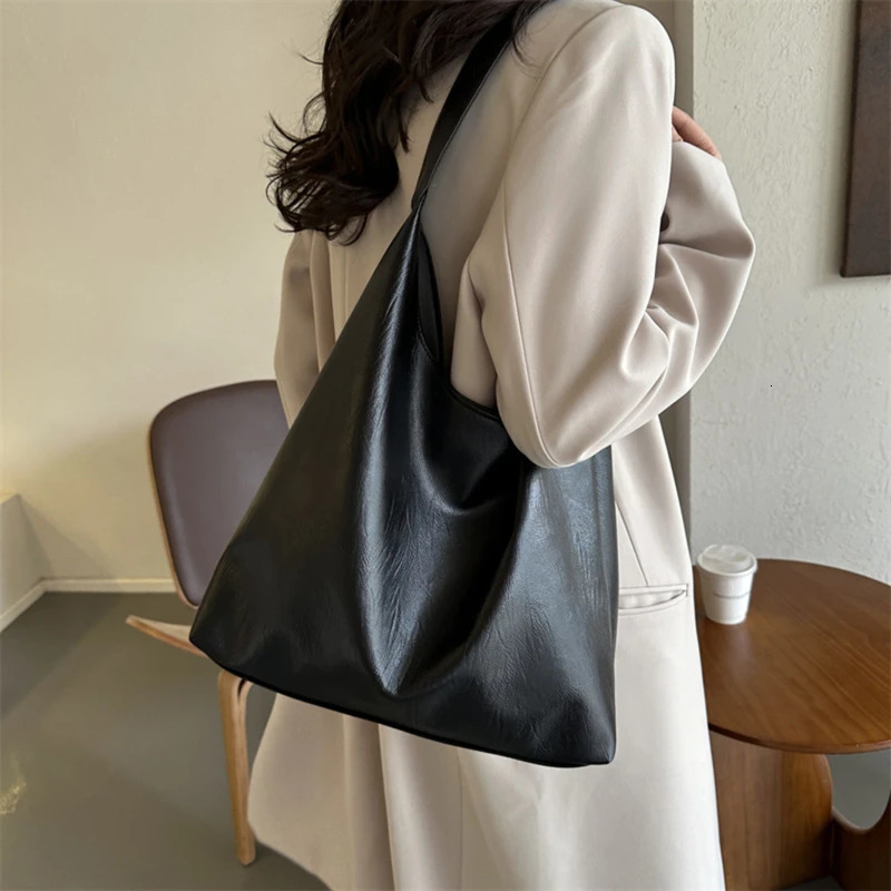 Versatile Bucket Bag Roomy Underarm Tote Crossbody Bag Shoulder Bags For Women Solid Cute Tote Clutch Wallet 250731