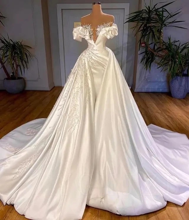 Vintage A Line Women Wedding Dress Sheer Neck Off Shoulder Sleeveless Bridal Gowns Appliques Sequins Sweep Train Dress Custom Made vestidos de novia