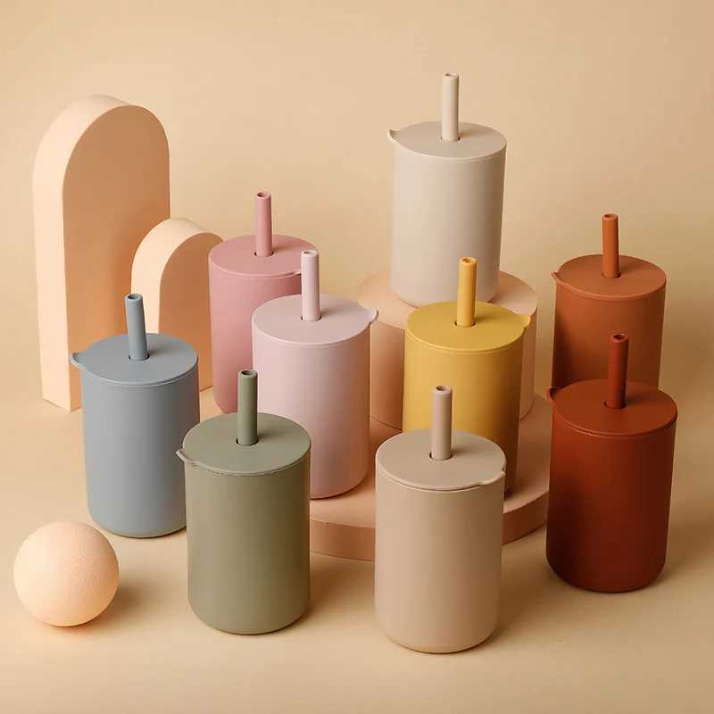 Mini Water Cup for Kids Learning Drinking Portable Training Cup with Straw Lid for Toddler Drinking Water Silicone Baby Water X2508061