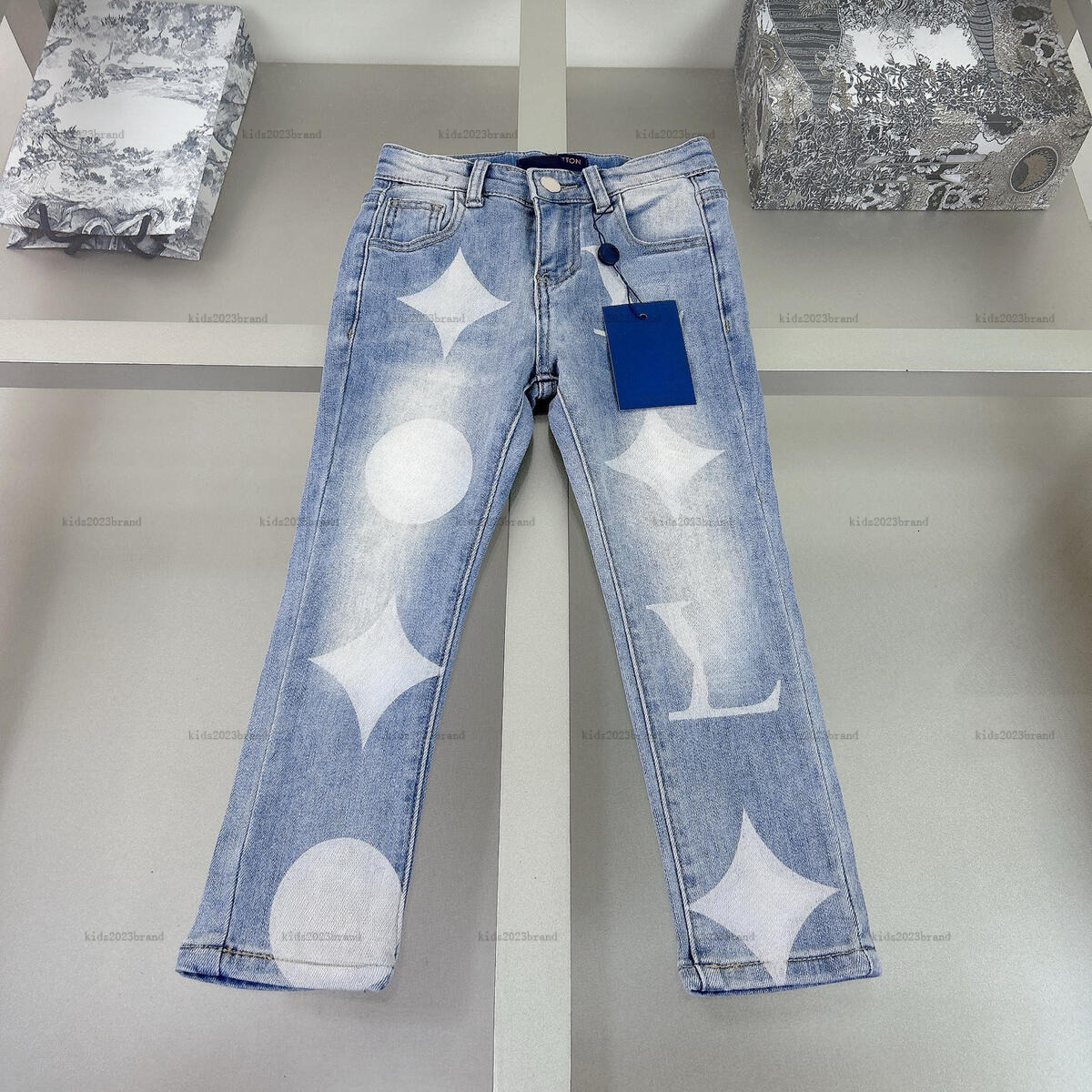 New baby jeans autumn white flower pattern kids denim pants kids designer clothes Wash gradient child trousers A736X20N185