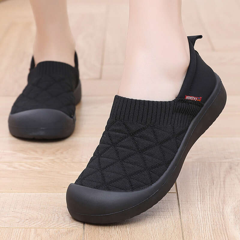 Spring and Autumn New Women's Non-Slip Soft Sole Slip-On Lazy Flat Lightweight Single Casual Breathable Mom Shoes