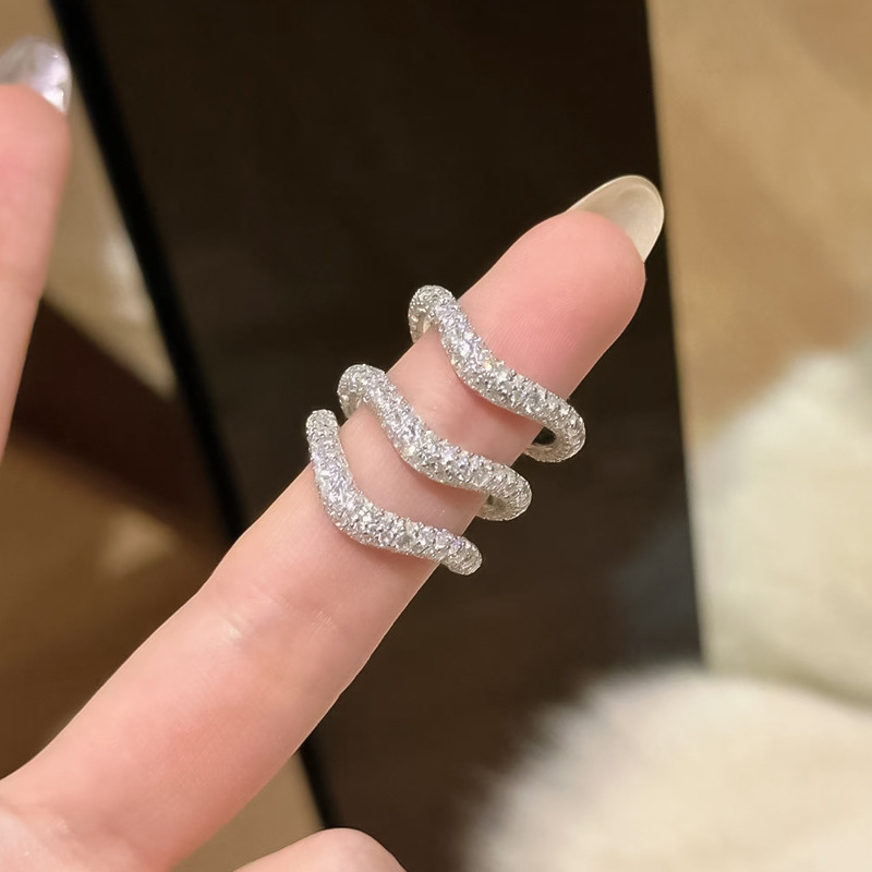 Hui Zhi Wing Jewelry New Twist V-Shaped Full Inlaid Row Ring Elegant Internet Celebrity Same S Silver Line Ins Style