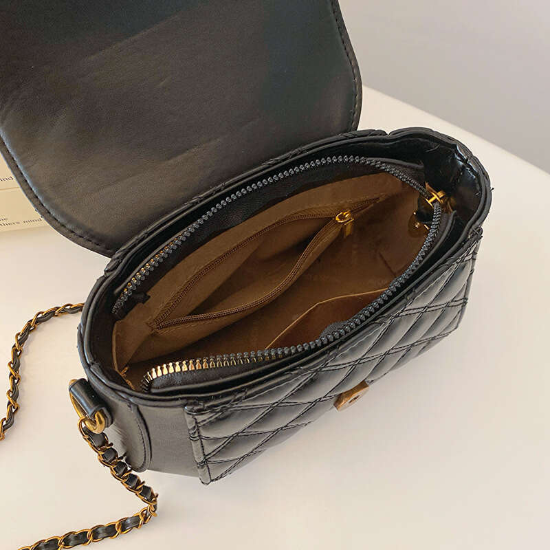 DHessentials 2024 New Diamond Pattern Small Gold Bead Metal Chain Embroidery Thread Lock Buckle Personalized Solid Color PU Daily Women's Shoulde