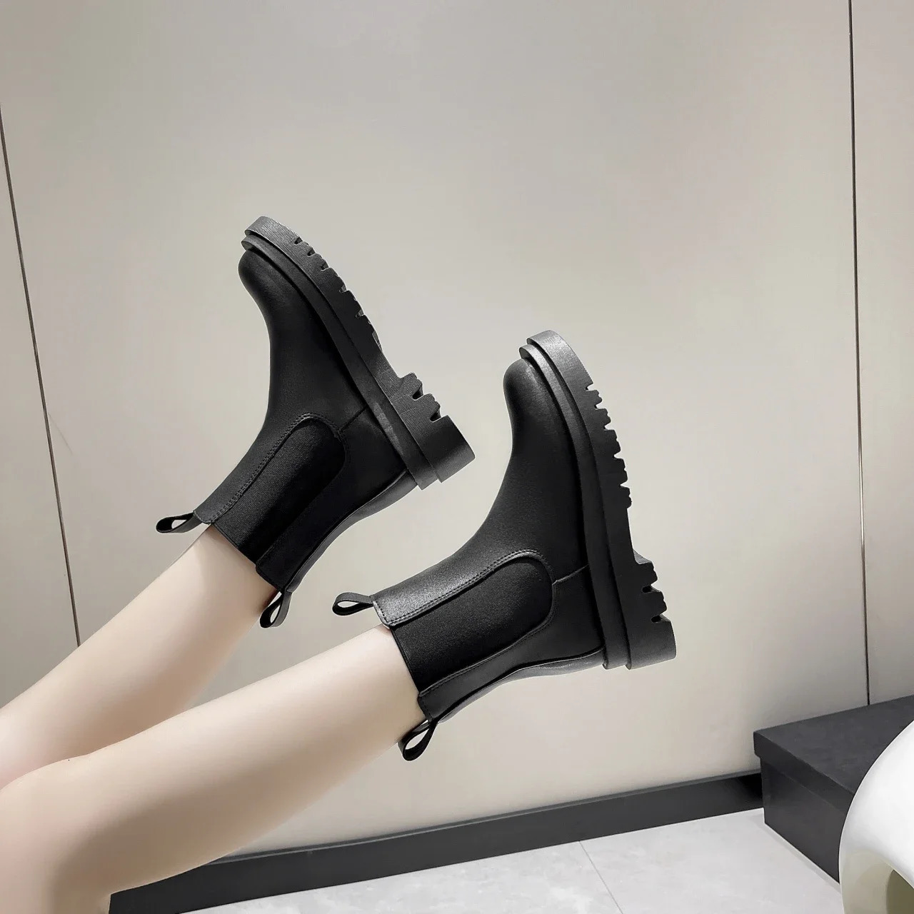 Women Boots Thick Sole Chelsea Boot Flat Casual High Quality Fashion Shoes for Zapatos De Mujer 250801