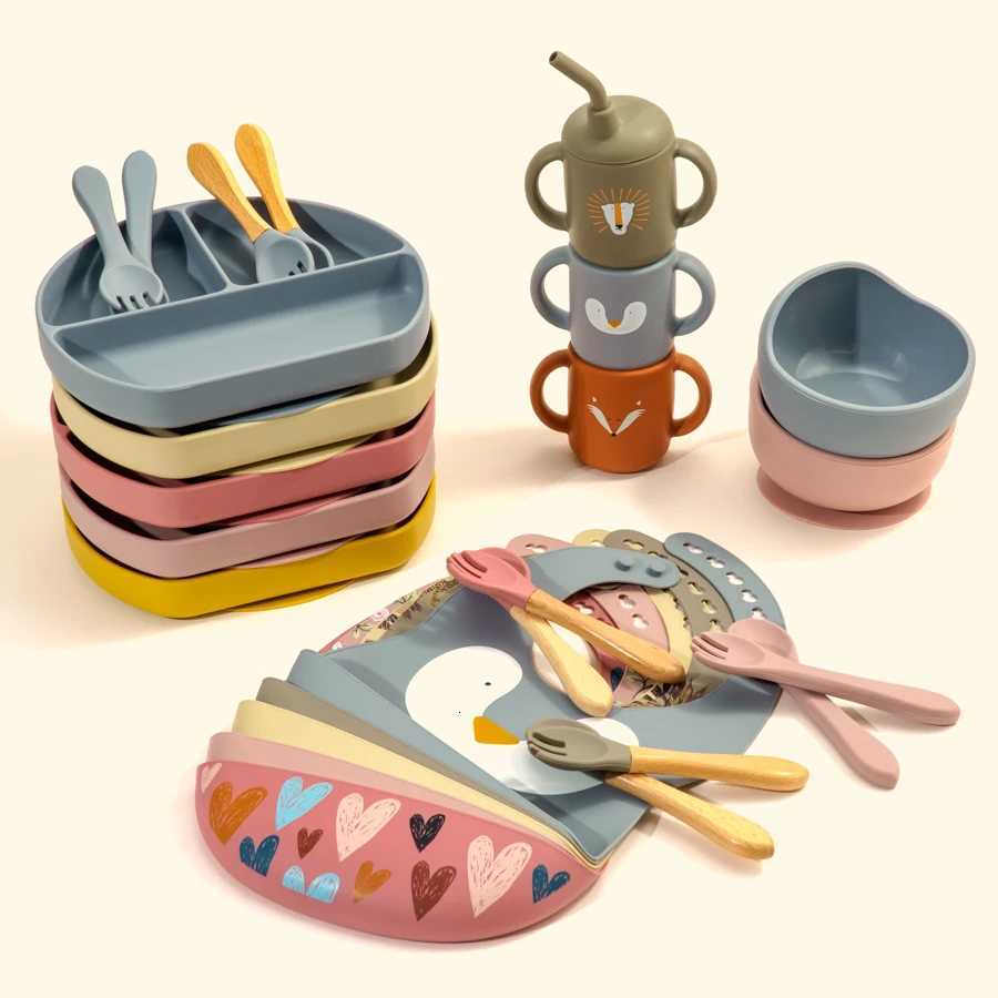 100% Food Grade Silicone Baby Items With Free Shipping Silicone Baby Cups Bowls Bibs Suction Dishes Utensils Sets X250806