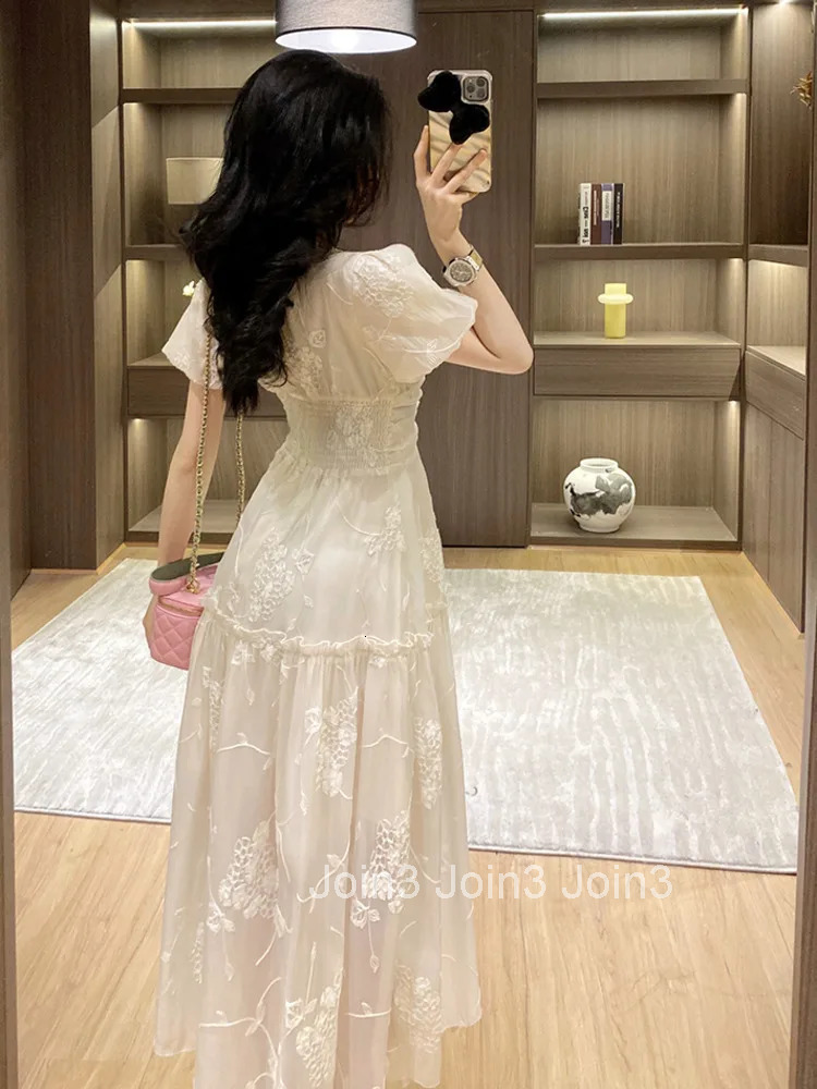 Elegant Long Dress For Female French V-neck Pleated Waist Bubble Sleeves Embroidered Womens Dresses New Summer 3C4036