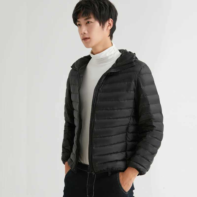 Man 90% Duck Down Hooded Jacket Winter Autumn Coat Men Ultra Light Jackets Warm Outwear Parkas Outdoors Campaign Clothes W250806