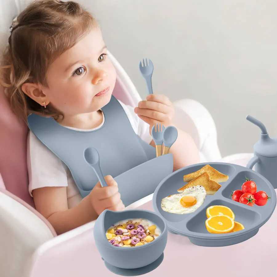 8PCS/Set BPA Free Silicone Baby Feeding Set Sucker Bowl Dishes Plate Straw Cup Spoon Forks Baby Bib For Childrens Tableware X250806