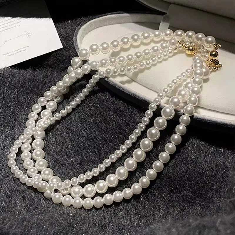 Fashion White Imitation Pearl Magnet Round Buckle Beaded Necklace for Women Elegant Clavicle Chain Necklace Wedding Jewelry Y250805