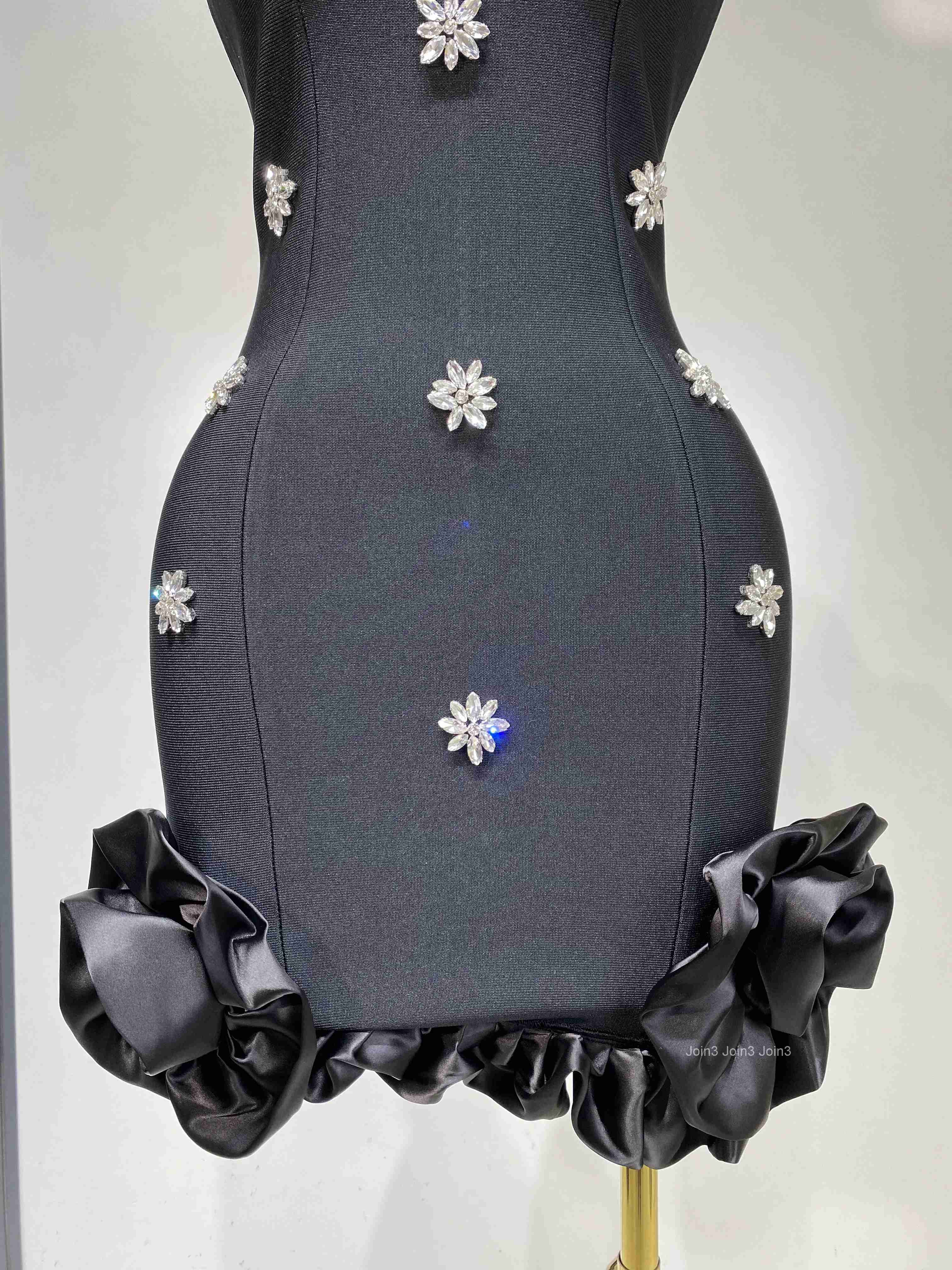 Women Sexy Sleeveless Square Collar Crystal Bodycon Mini Bandage Dress Celebrate Evening Party Elegant Luxury Birthday Dress