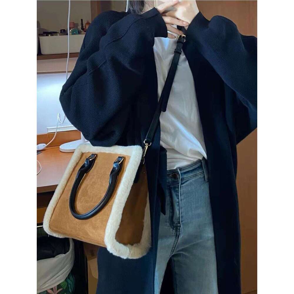 Designer Bag Tote Shoulder Bag Niche INS Korean Version Lamb Wool Brown Handbag Autumn Winter New Versatile Commuter Crossbody