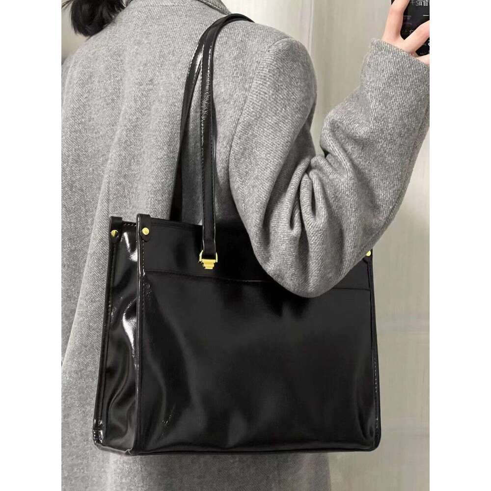 Designer Bag Tote bag Shoulder Bag Niche Design Large Capacity Tote For Women New Trendy High End Versatile Commuting Fashion Handbag