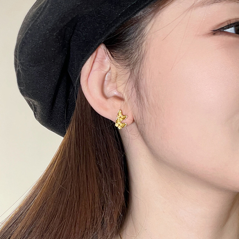 Free Delivery Designer Luxury Jewelry Exquisite 3D Butterfly Women's Earrings Elegant, Simple And Fashionable New Accessories