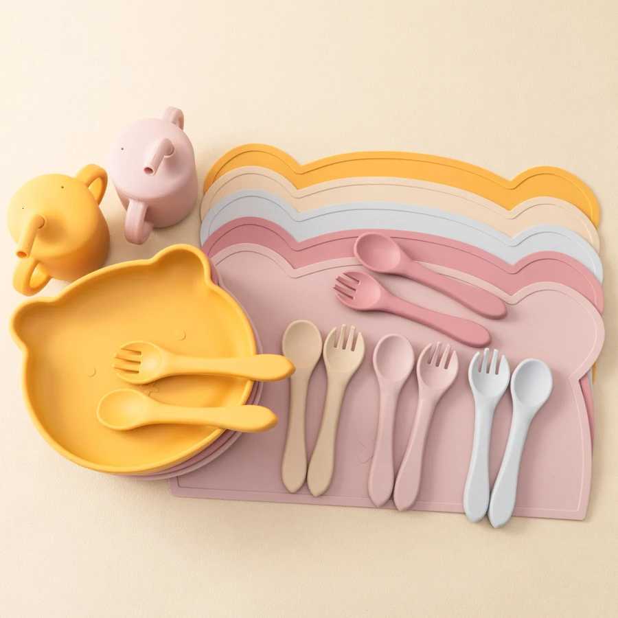 5Pcs Baby Silicone Non-Slip Feeding Suction Dishes Plate Spoon Waterproof Bib Sippy Cup Baby Placemat Childrens Tableware X250806
