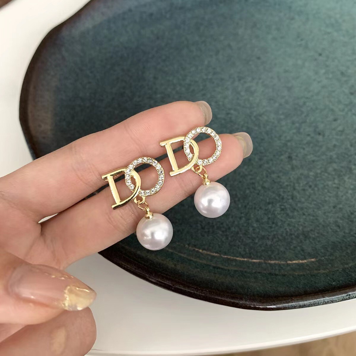 Free Shipping Designer Luxury Jewelry French Baroque Irregular Pearl Pendant Earrings For Women, Niche Fashion Versatile Design Sense Knotted Earrings