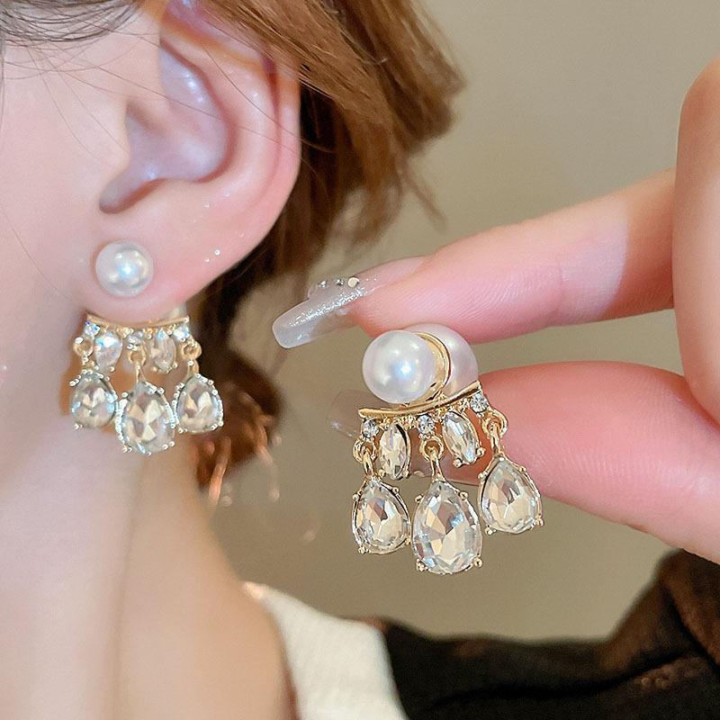 Free Shipping Designer Luxury Jewelry Gold Electroplating Silver Needle Pearl Flower Women's Noble Earrings Fashion Elegant French Ear Accessorie