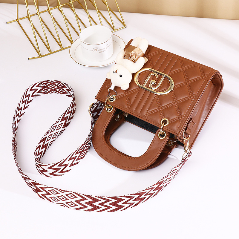 Fashionable High-End Handheld Quilted Stitched Small Square with Bear Pendant, Trendy Versatile Shoulder and Crossbody Bag
