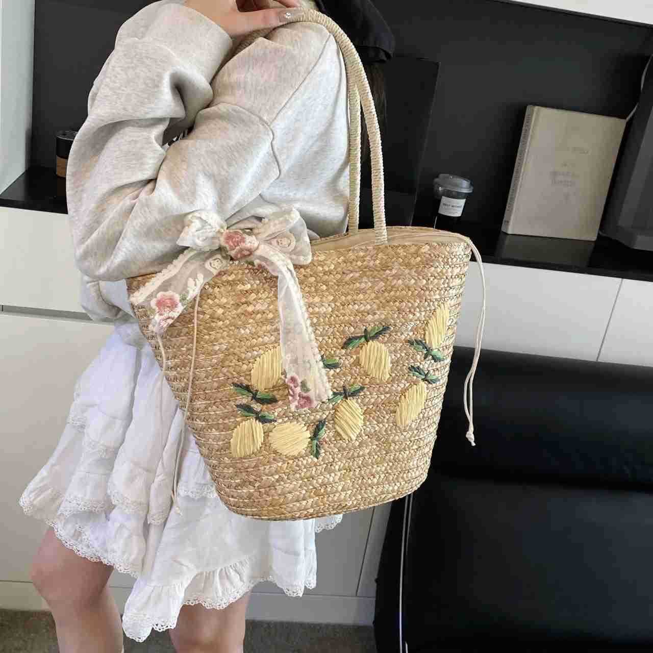 Large Capacity Beach Shoulder Bag Designer Embroidery Handbag Summer Handmade Rattan Bag Fashion Basket Straw Shopping Bag M250806
