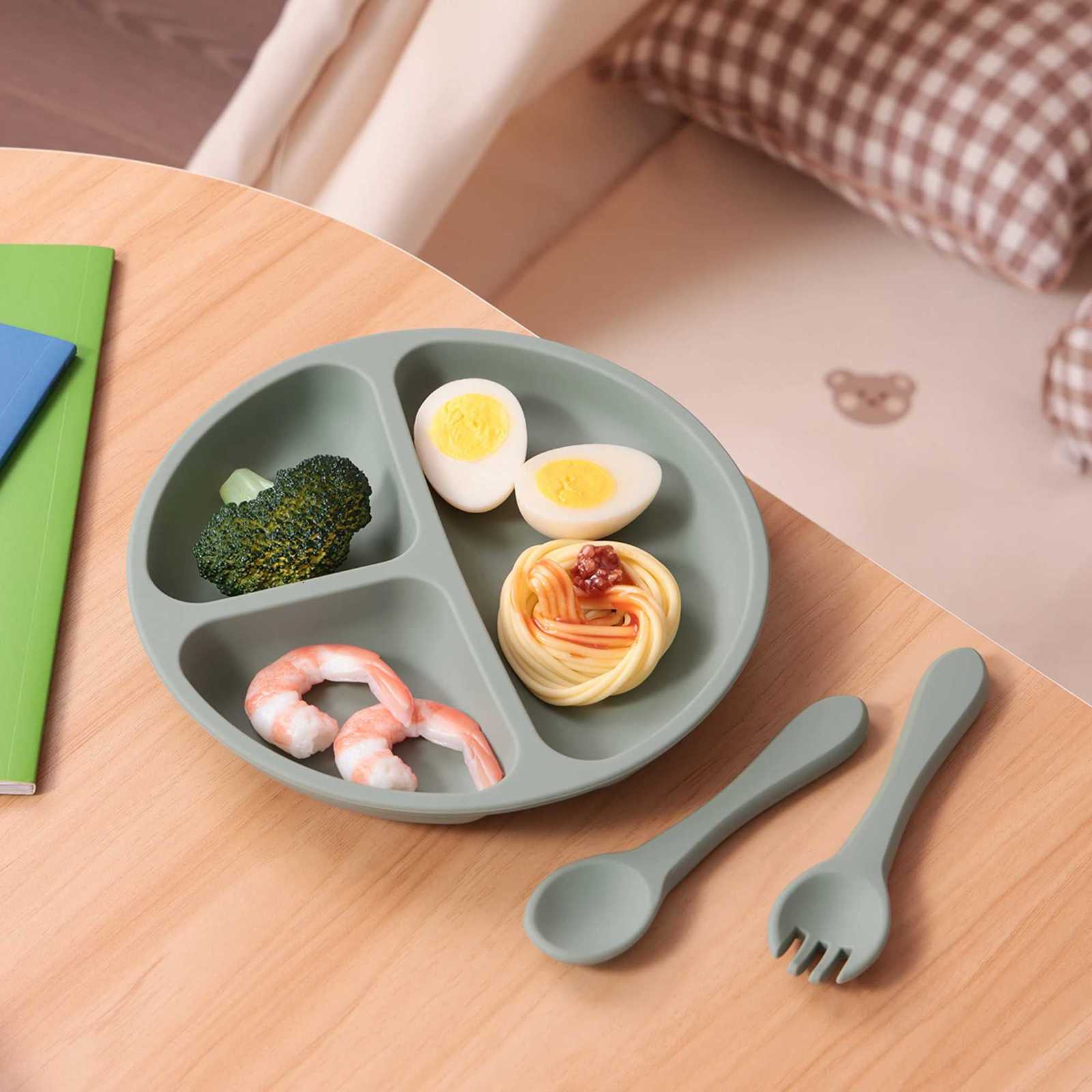 3PCS Silicone Baby Feeding Set Color Kids Suction Plate Wooden Spoon Fork BPA Free Training Tableware Dish Bowl Gift Set X250806