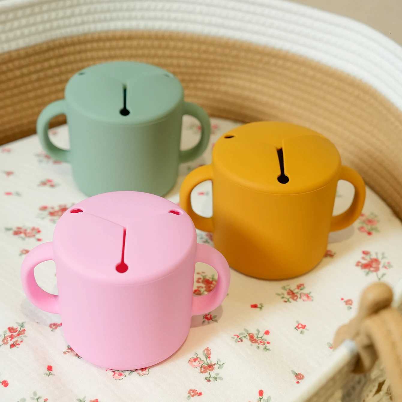 1PCS Baby Silicone Double Handle Snack Cup BPA Free Portable Feeding Food Baby Snack Container Baby Snack Box Cup Baby Supplies X250806