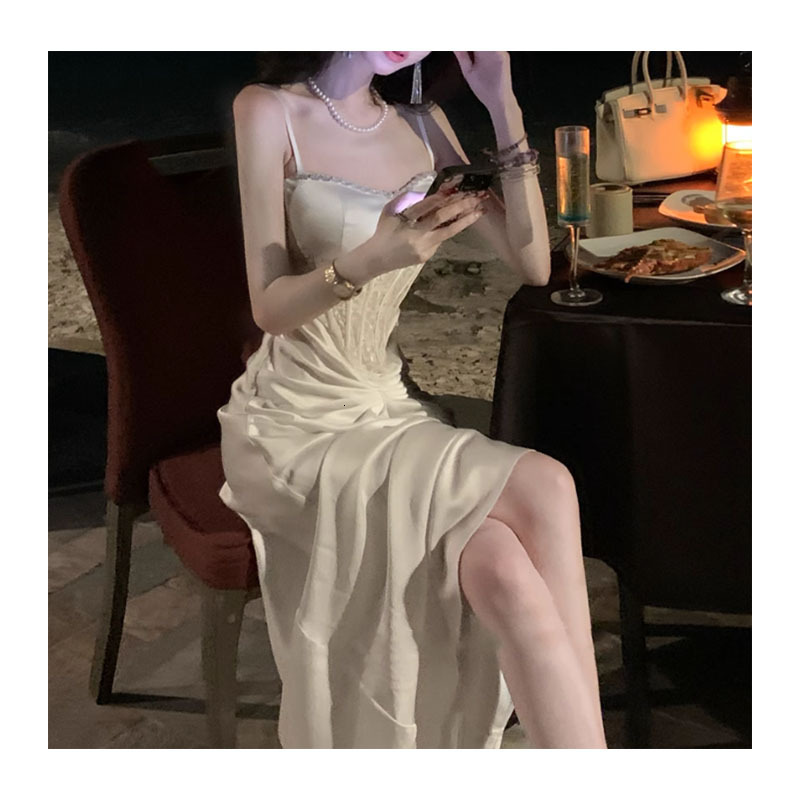 2025 Summer Goddess Comes Spring Fashion Elegance French Social Lace Patch Fishbone Belt Dress New fashion Designer Dress