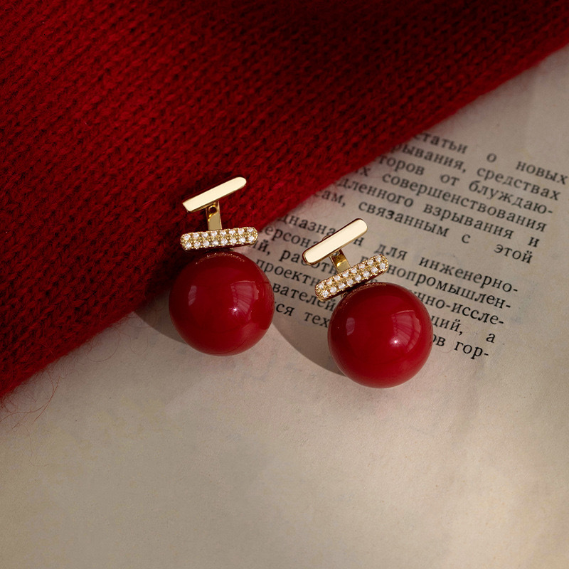 Free Shipping Designer Luxury Jewelry New Women's Red Pearl Earrings Elegant High-end Vintage Earrings Fashion Noble Ear Accessories
