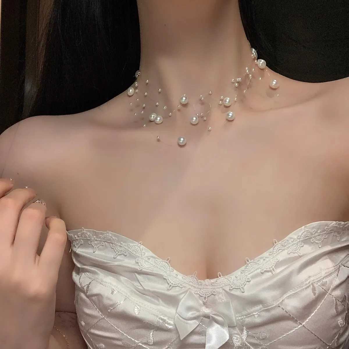 2025 Style Elegant White Pearl Necklace Womens Clavicle Chain Multi-Layer Sweater Autumn/Winter New High-End Pearl L9A1 Y250805